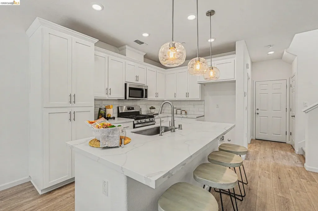 38 Fern Lane Pittsburg CA 94565
