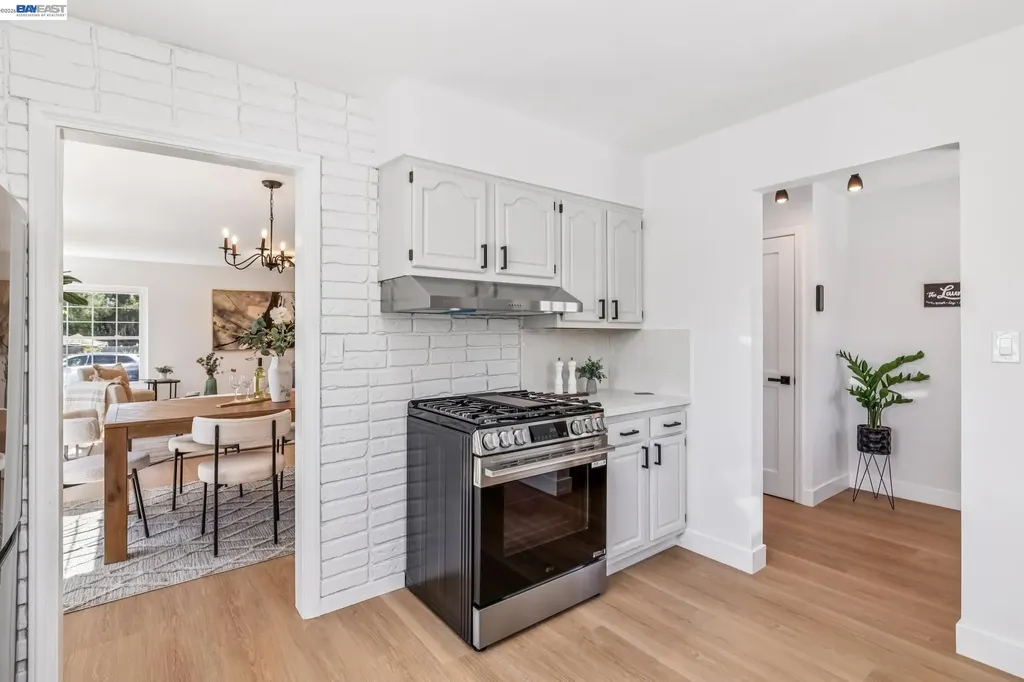 9946 Dante Avenue Oakland CA 94603