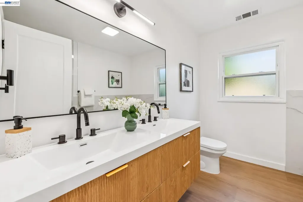 9946 Dante Avenue Oakland CA 94603