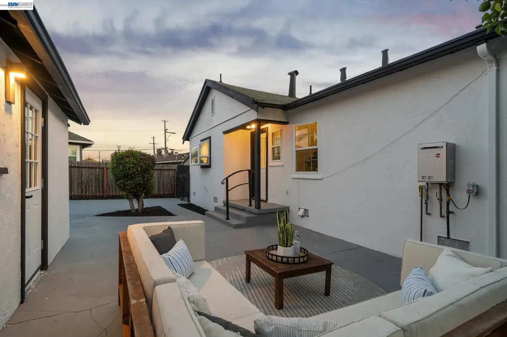 9946 Dante Avenue Oakland CA 94603