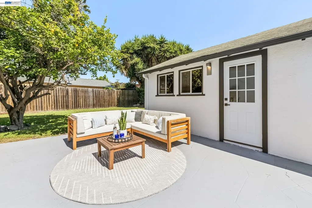 9946 Dante Avenue Oakland CA 94603