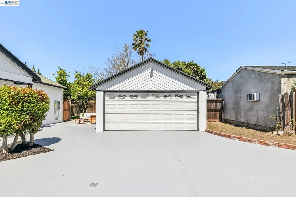 9946 Dante Avenue Oakland CA 94603