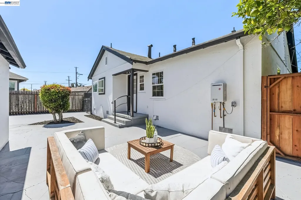 9946 Dante Avenue Oakland CA 94603