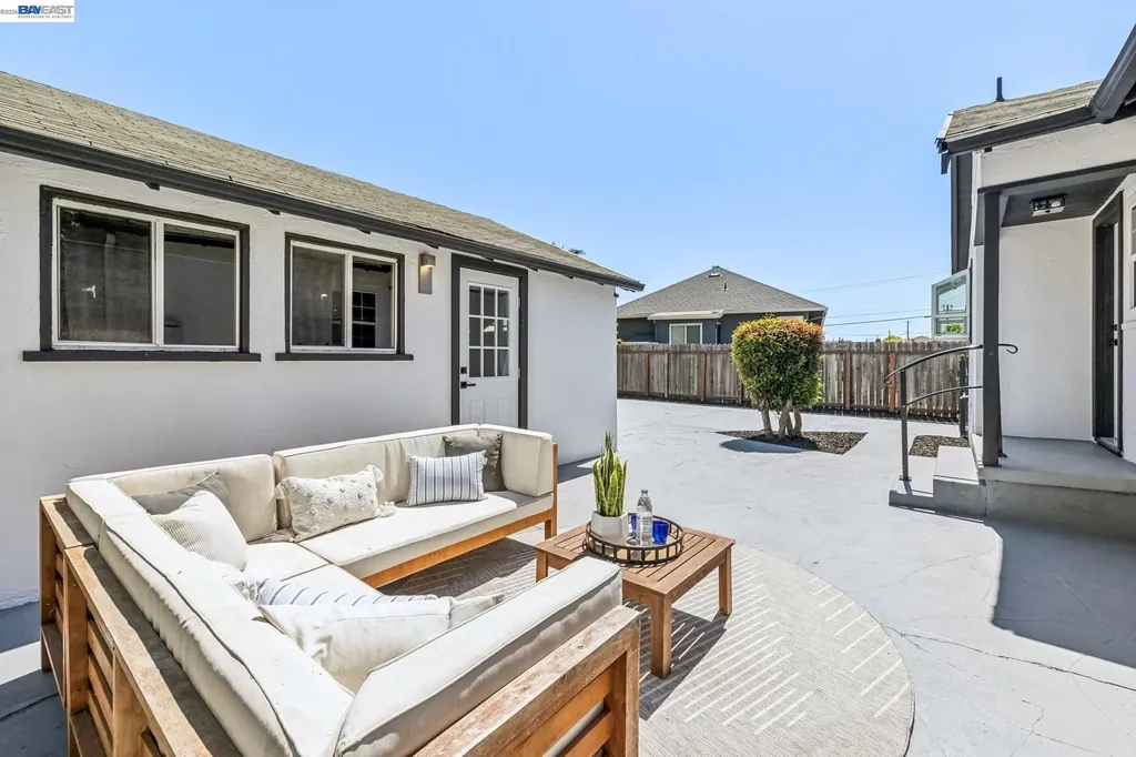 9946 Dante Avenue Oakland CA 94603