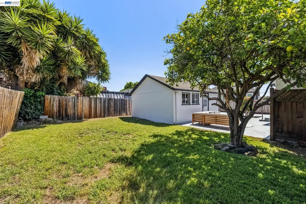 9946 Dante Avenue Oakland CA 94603