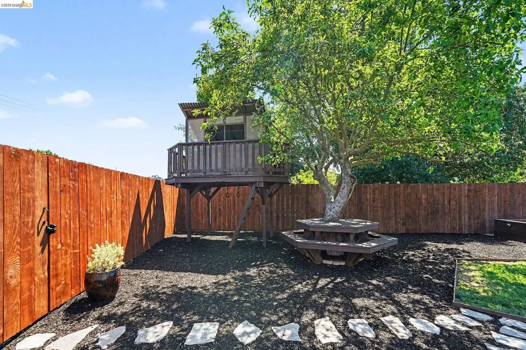 2092 Casa Grande Street Benicia CA 94510