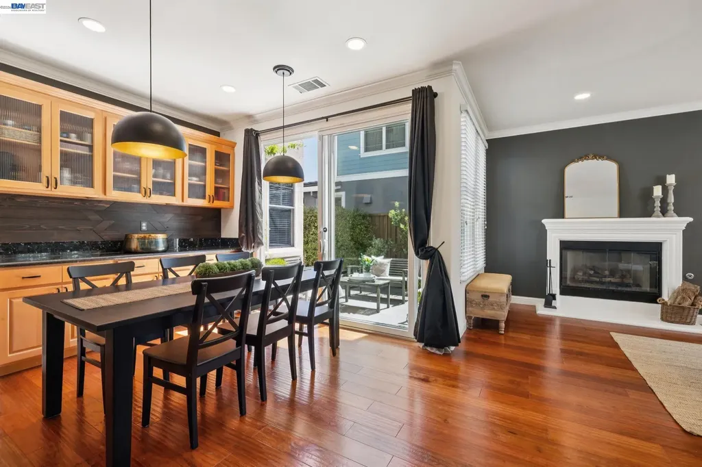 2421 Haile Street Alameda CA 94501