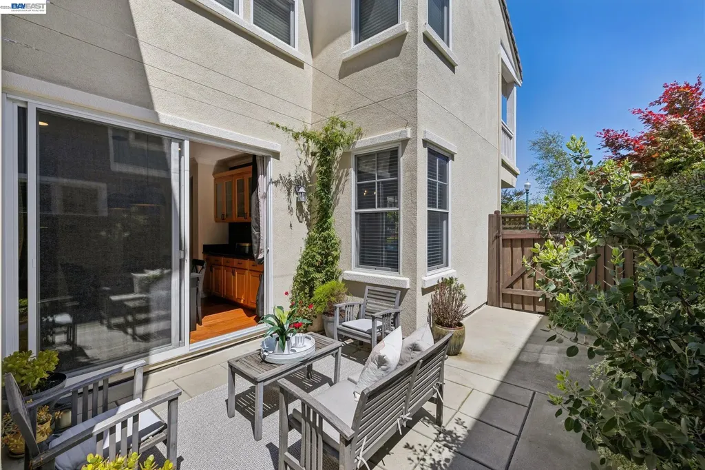 2421 Haile Street Alameda CA 94501