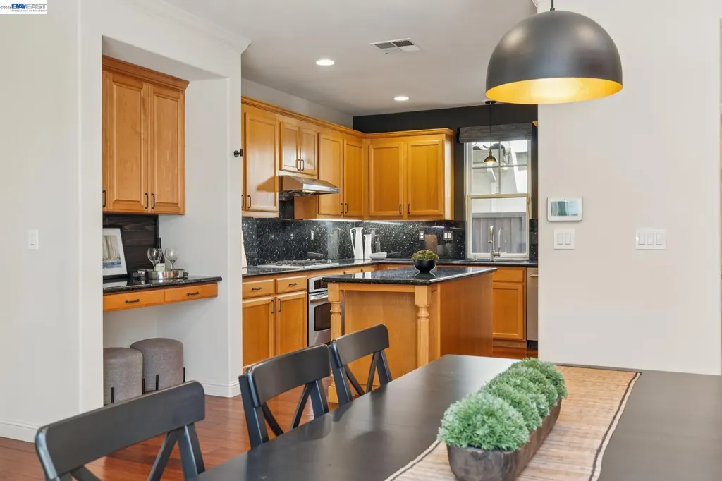 2421 Haile Street Alameda CA 94501