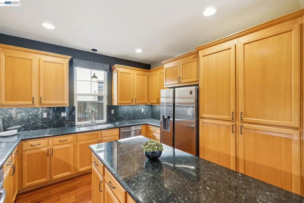2421 Haile Street Alameda CA 94501