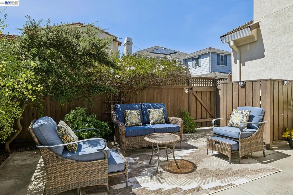 2421 Haile Street Alameda CA 94501