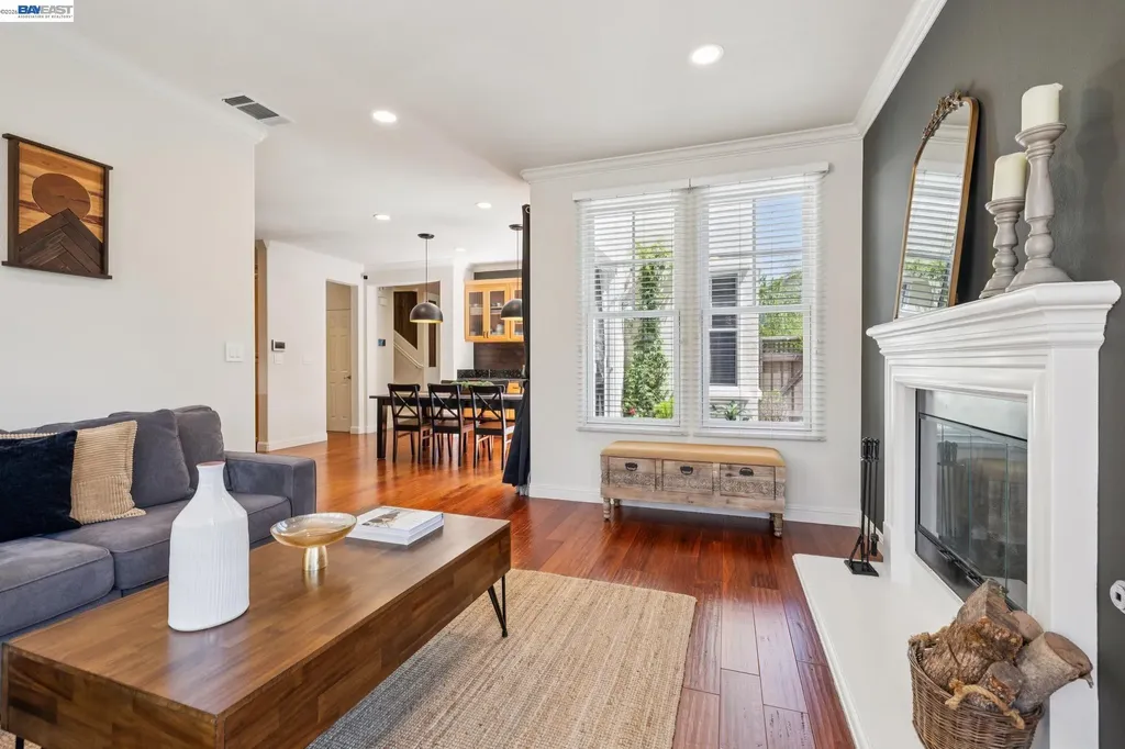 2421 Haile Street Alameda CA 94501