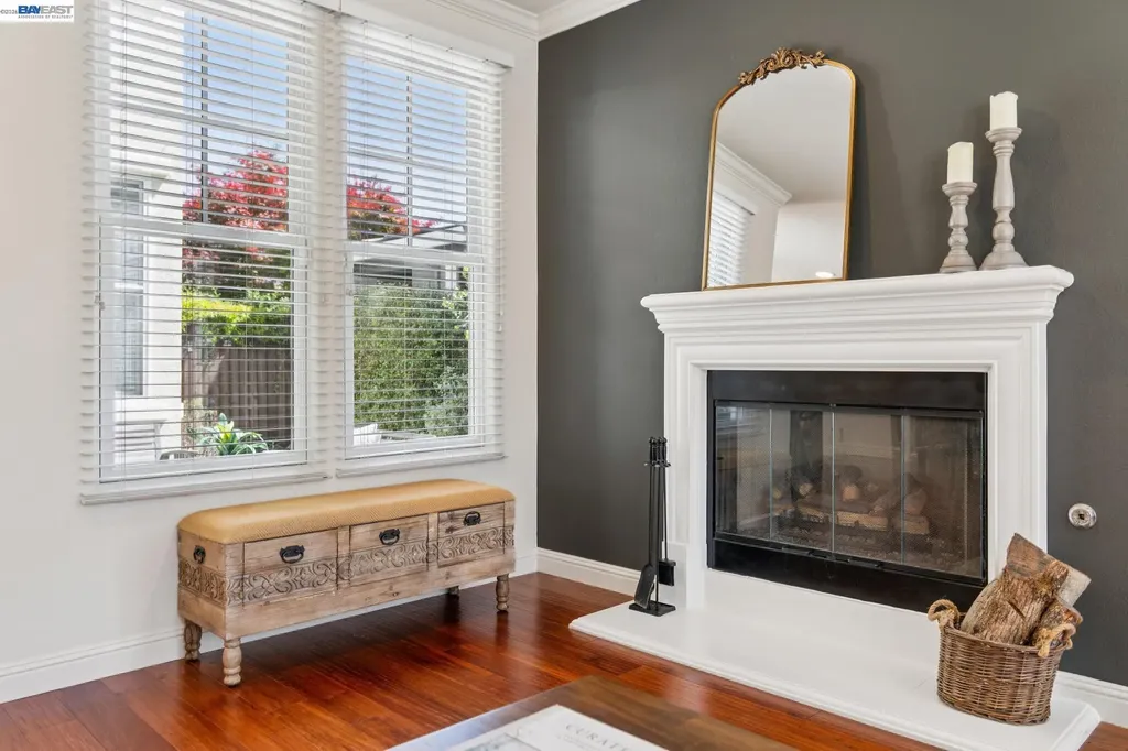 2421 Haile Street Alameda CA 94501