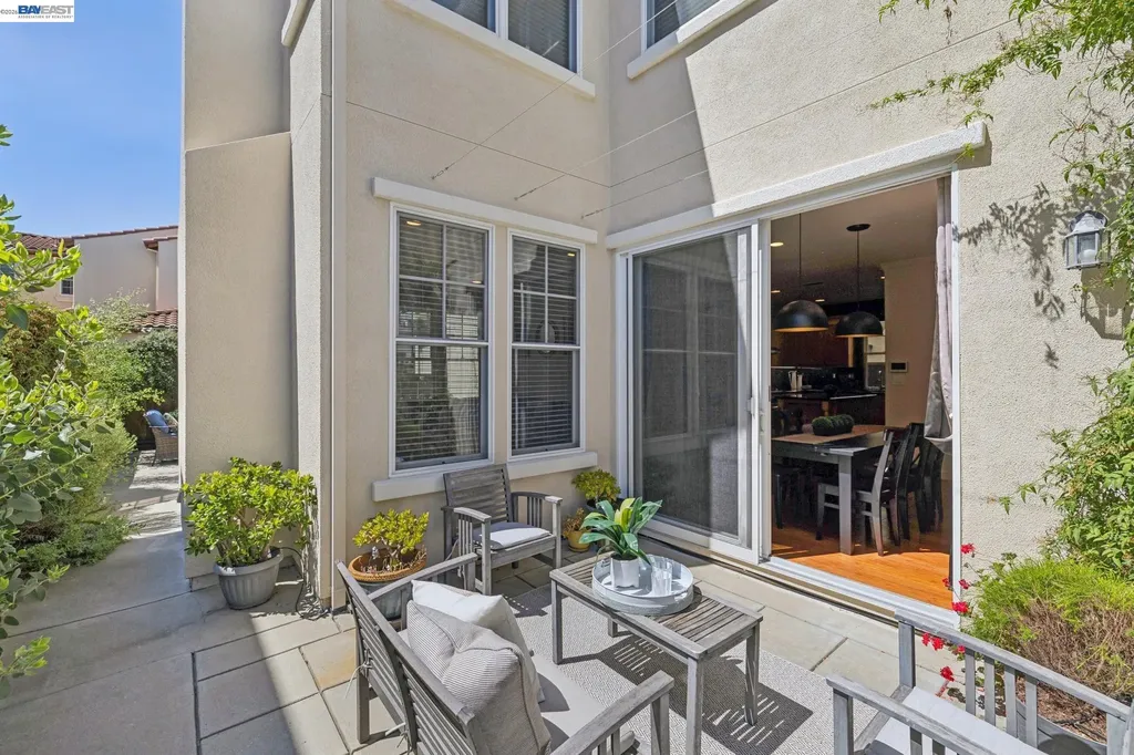 2421 Haile Street Alameda CA 94501