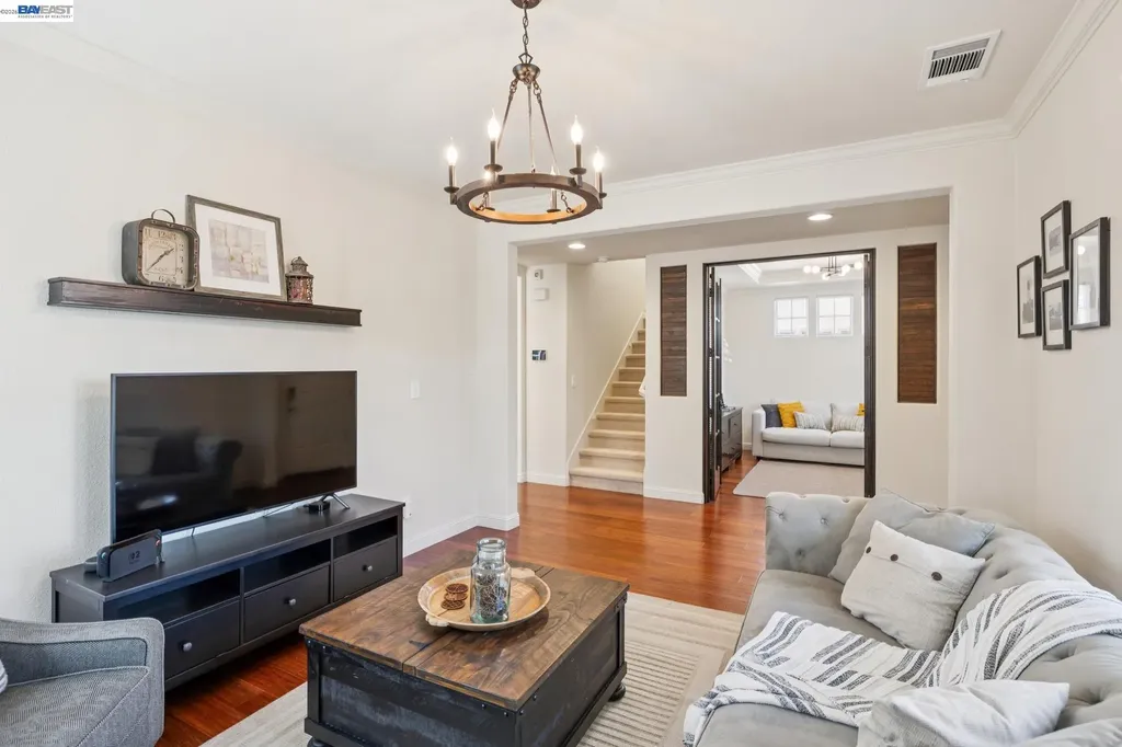 2421 Haile Street Alameda CA 94501