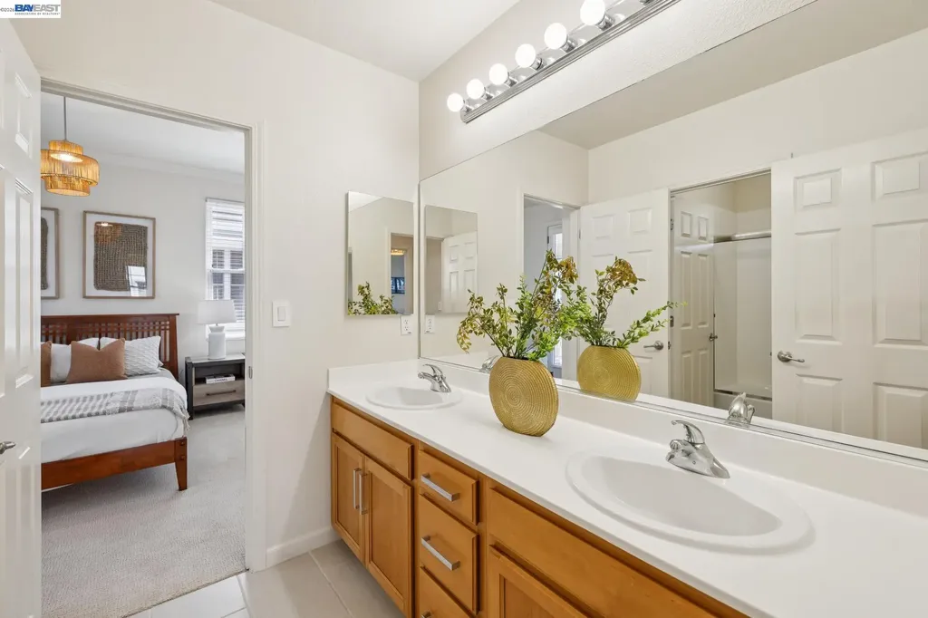 2421 Haile Street Alameda CA 94501