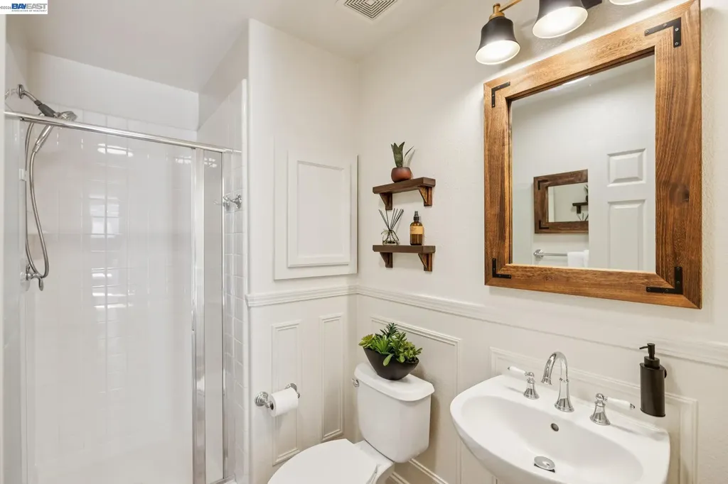 2421 Haile Street Alameda CA 94501
