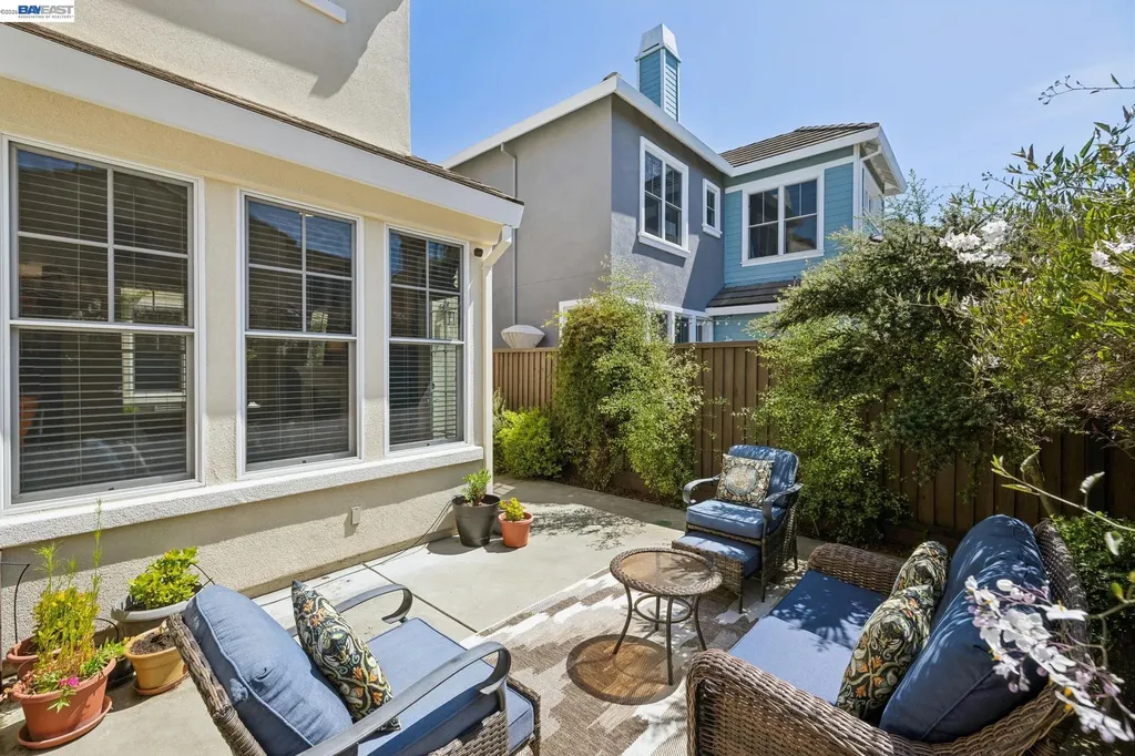2421 Haile Street Alameda CA 94501