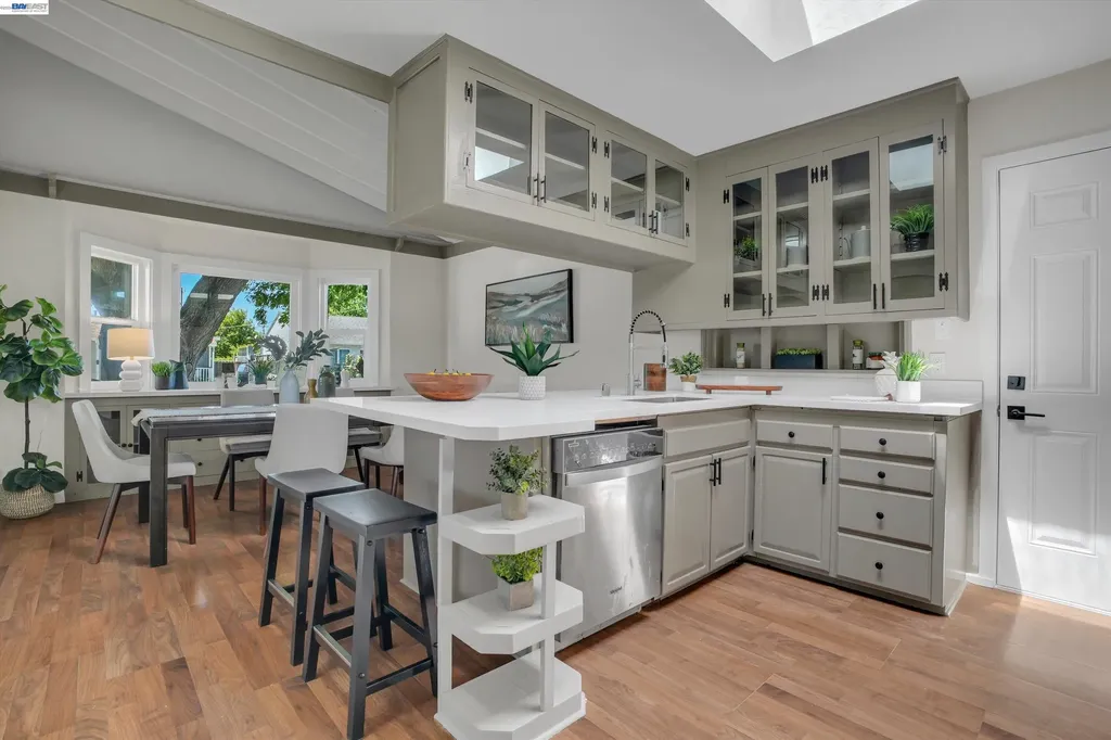 16188 Yale Avenue Ashland CA 94580