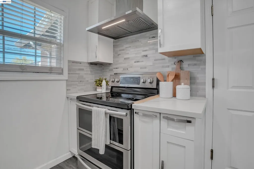 26338 Hickory Avenue Hayward CA 94544