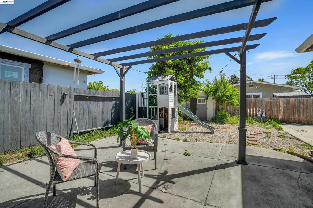 26338 Hickory Avenue Hayward CA 94544