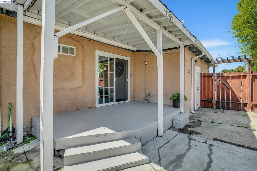 26338 Hickory Avenue Hayward CA 94544
