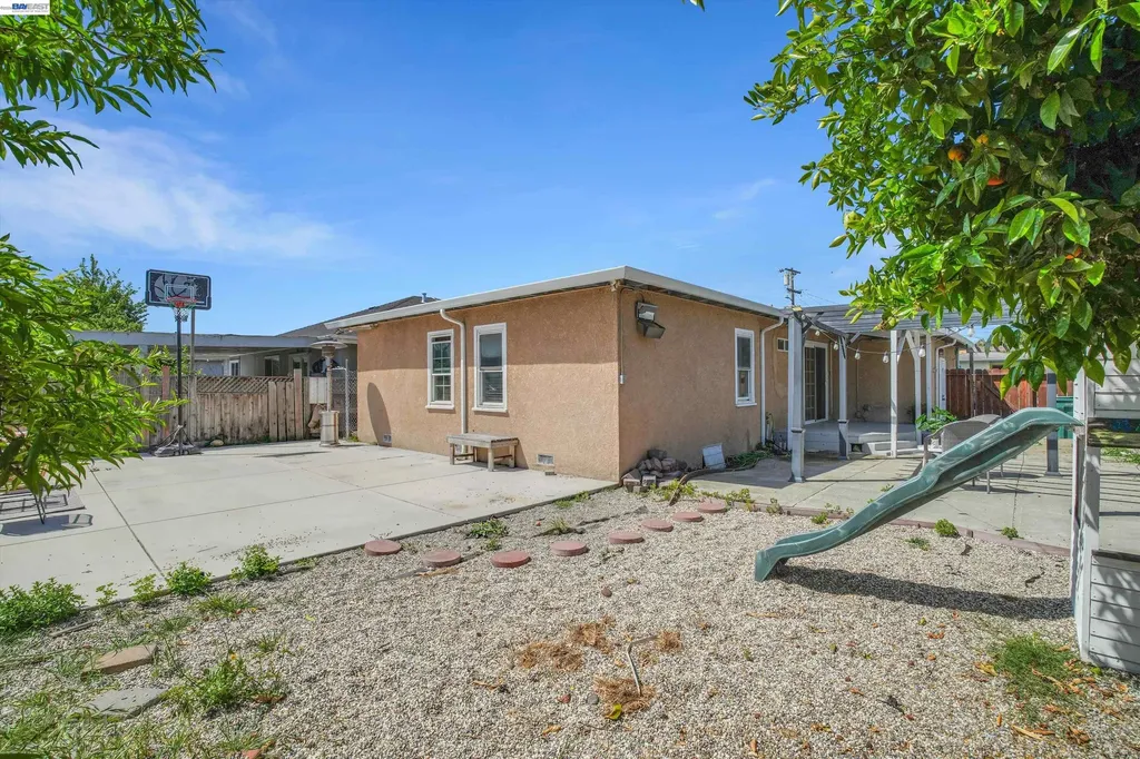 26338 Hickory Avenue Hayward CA 94544