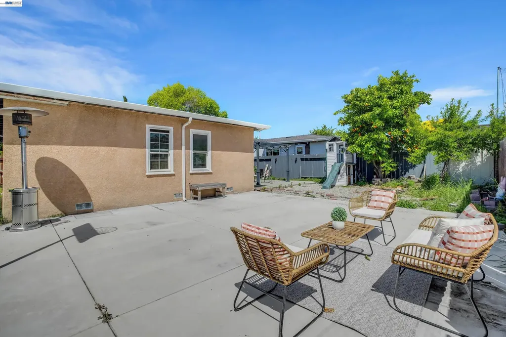 26338 Hickory Avenue Hayward CA 94544