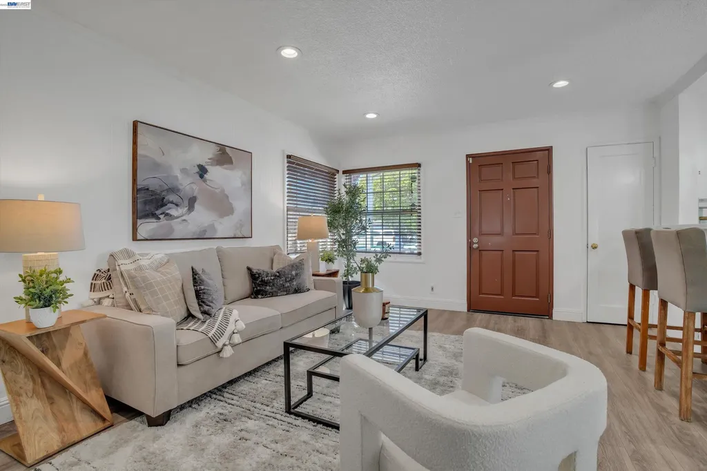 26338 Hickory Avenue Hayward CA 94544