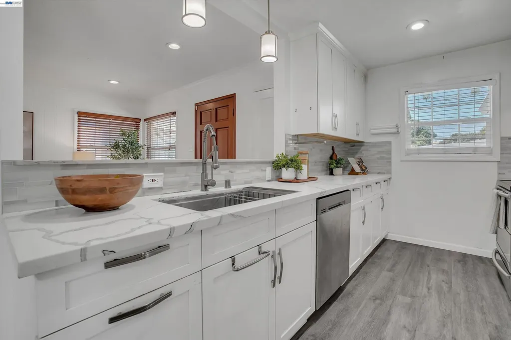 26338 Hickory Avenue Hayward CA 94544
