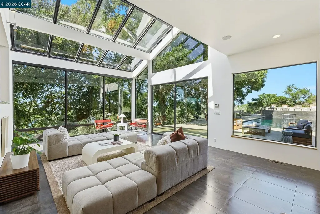 240 Tappan Lane Orinda CA 94563