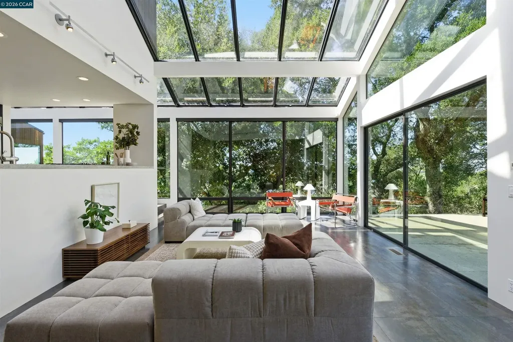 240 Tappan Lane Orinda CA 94563