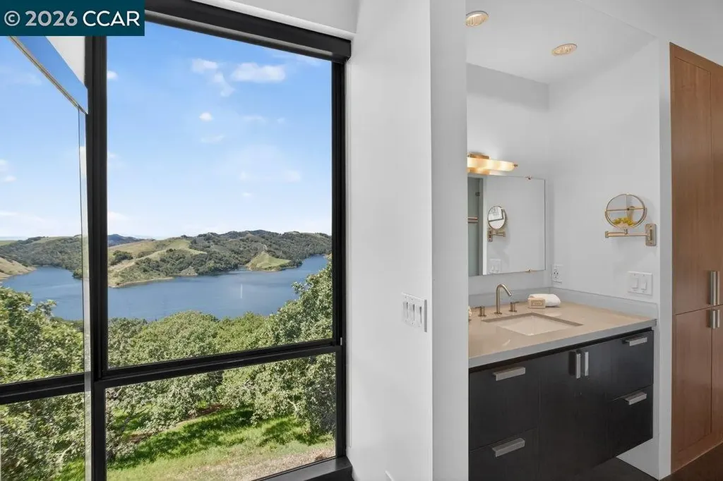 240 Tappan Lane Orinda CA 94563
