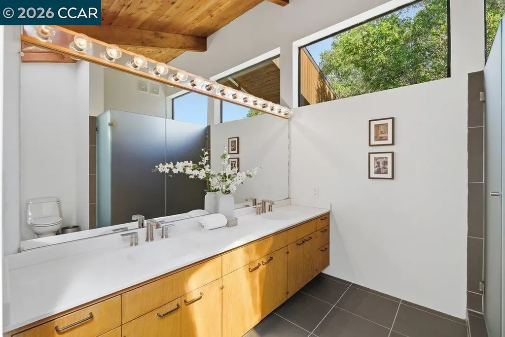 240 Tappan Lane Orinda CA 94563