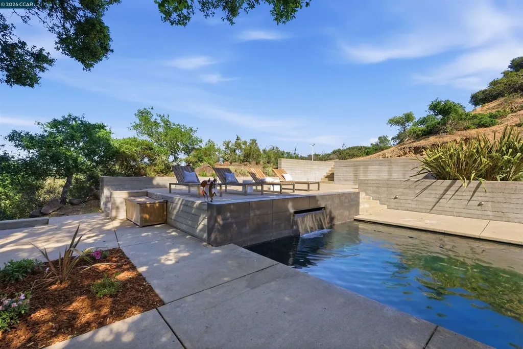 240 Tappan Lane Orinda CA 94563