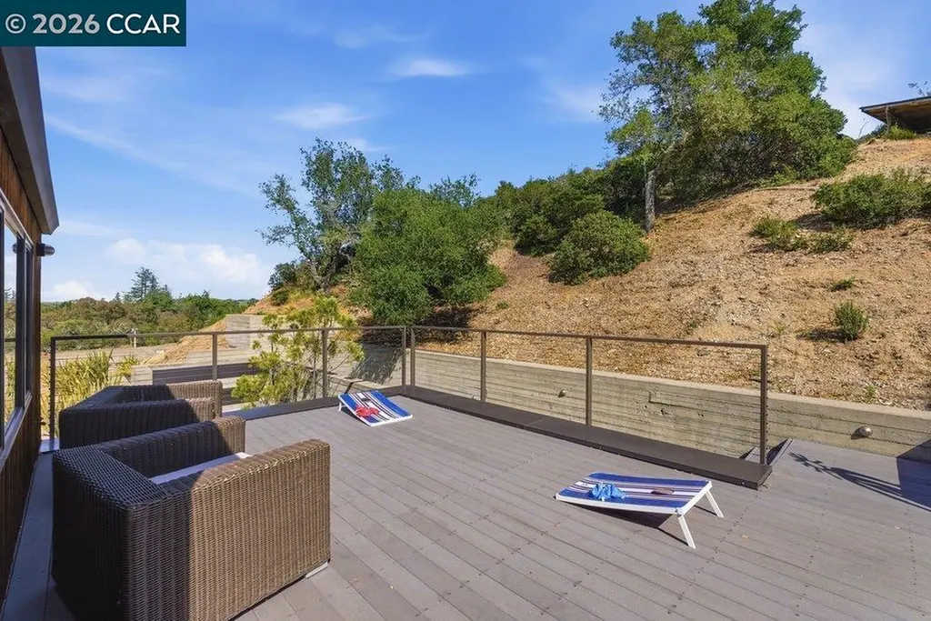 240 Tappan Lane Orinda CA 94563
