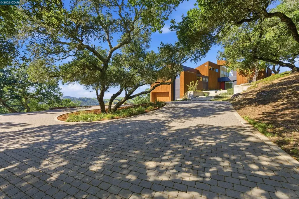 240 Tappan Lane Orinda CA 94563
