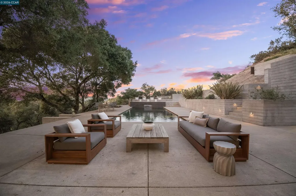 240 Tappan Lane Orinda CA 94563