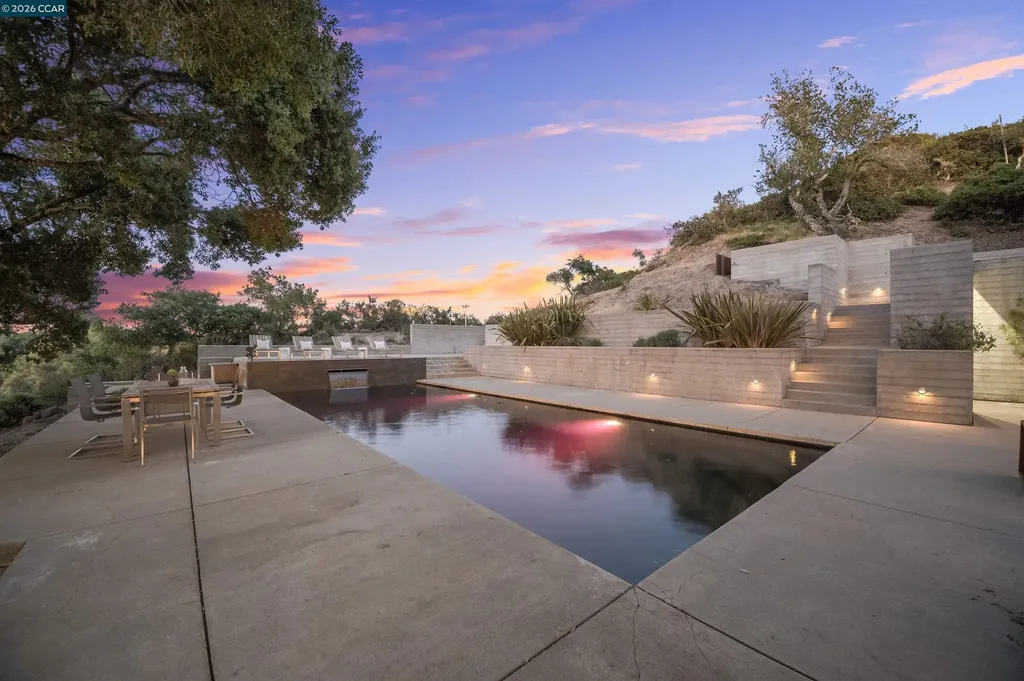 240 Tappan Lane Orinda CA 94563