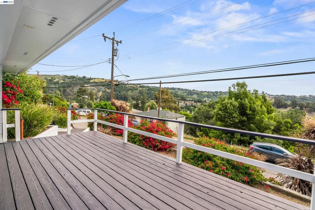 8019 Sterling Drive Oakland CA 94605