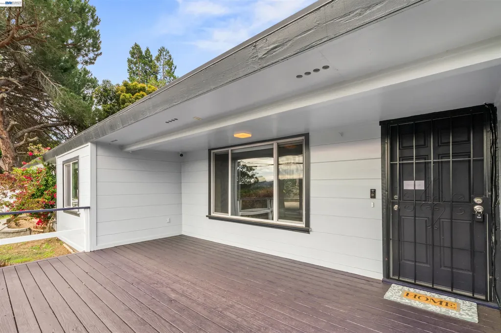 8019 Sterling Drive Oakland CA 94605