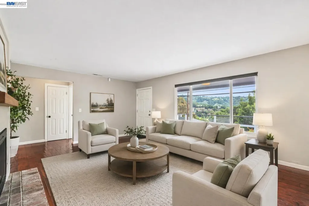 8019 Sterling Drive Oakland CA 94605