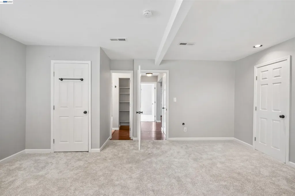 8019 Sterling Drive Oakland CA 94605
