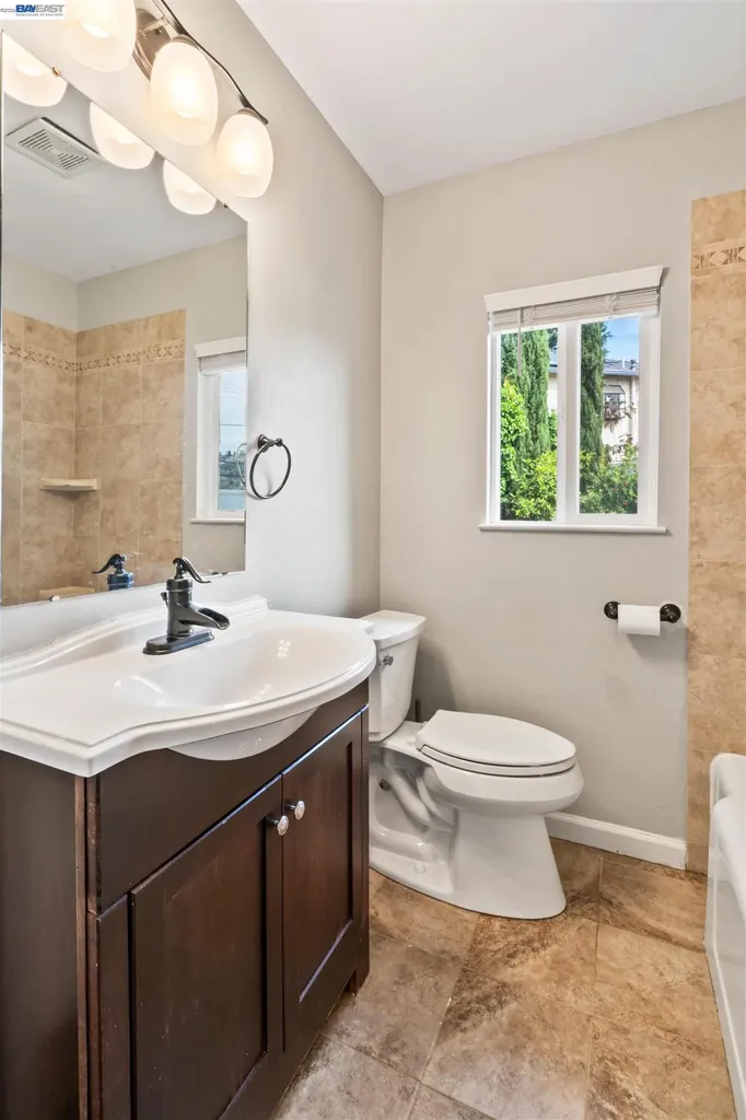8019 Sterling Drive Oakland CA 94605