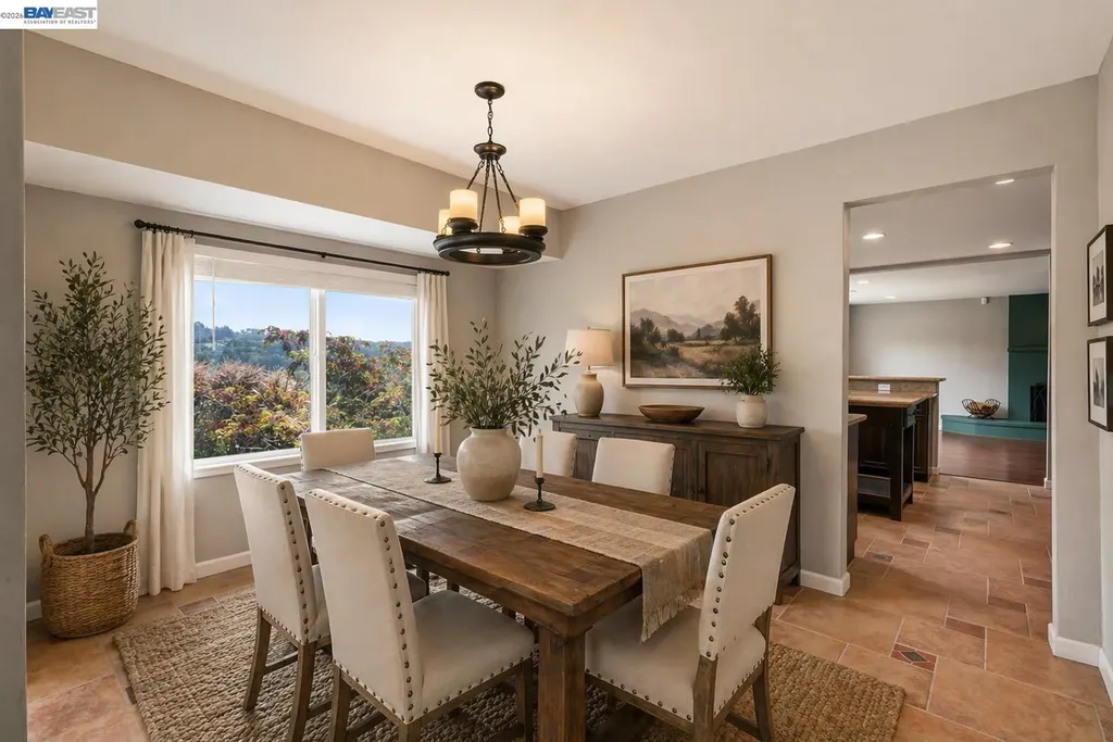 8019 Sterling Drive Oakland CA 94605