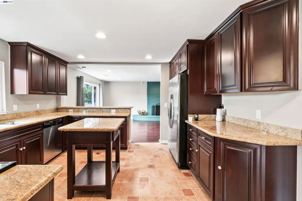 8019 Sterling Drive Oakland CA 94605