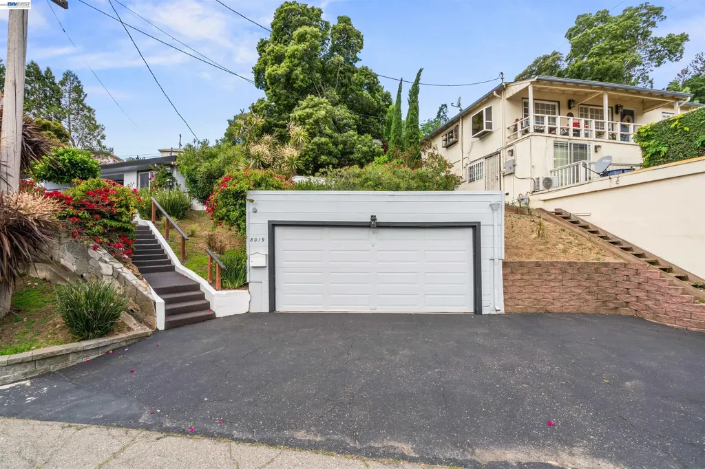 8019 Sterling Drive Oakland CA 94605