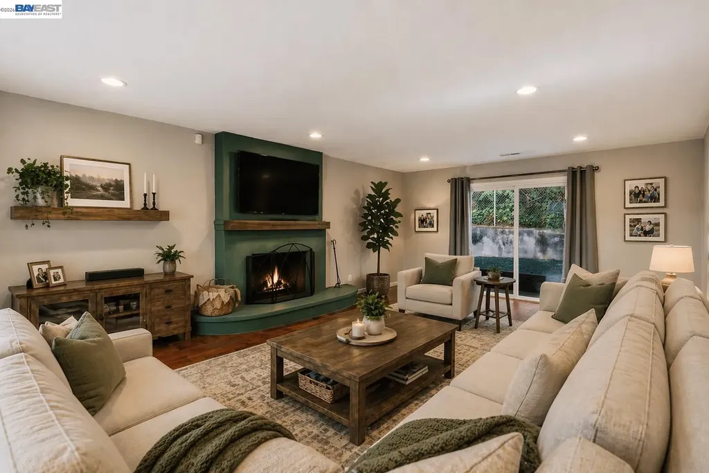 8019 Sterling Drive Oakland CA 94605