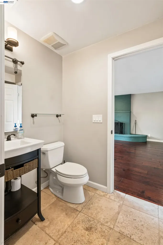 8019 Sterling Drive Oakland CA 94605
