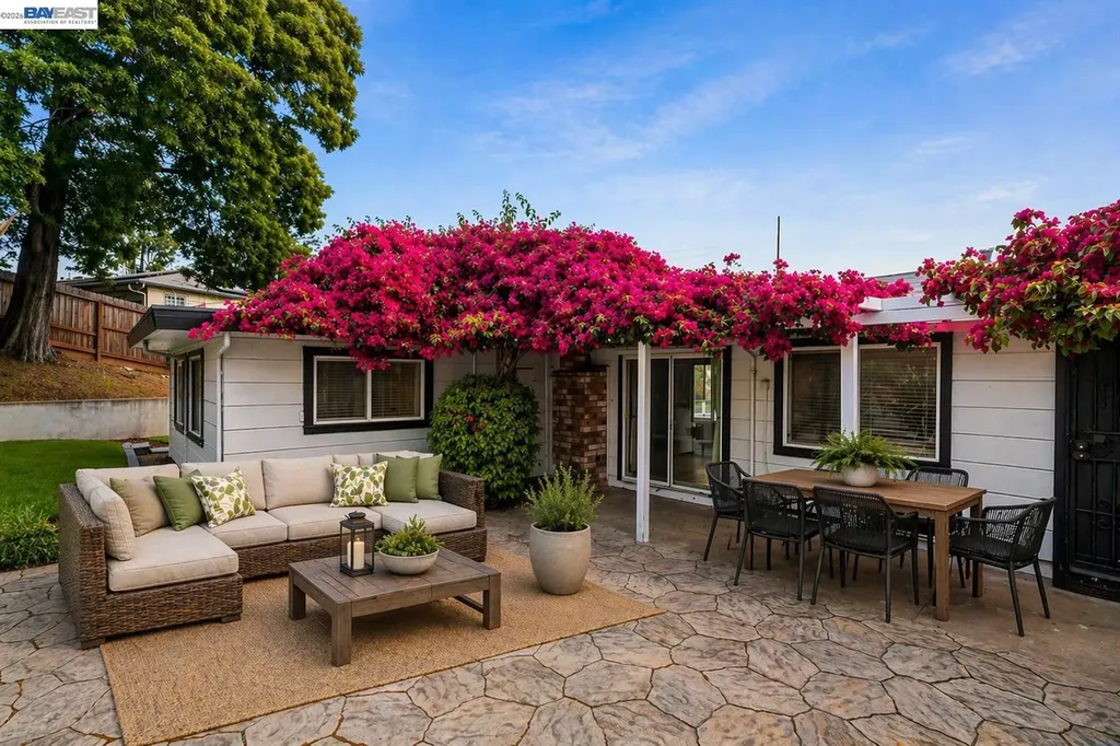 8019 Sterling Drive Oakland CA 94605